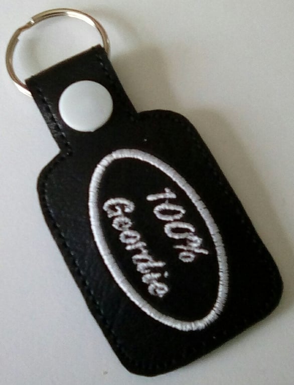 659. 100% Geordie keyring.
