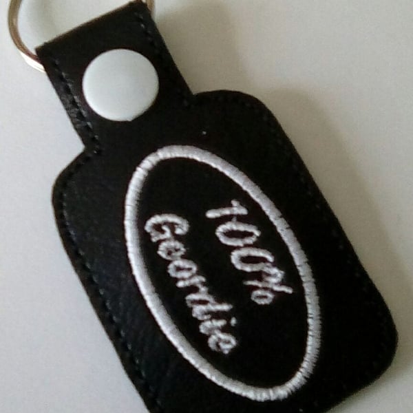659. 100% Geordie keyring.