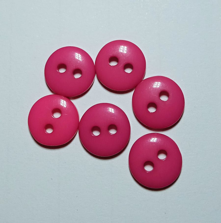 6 x  Small Dark Pink 2 Hole Plastic Buttons 