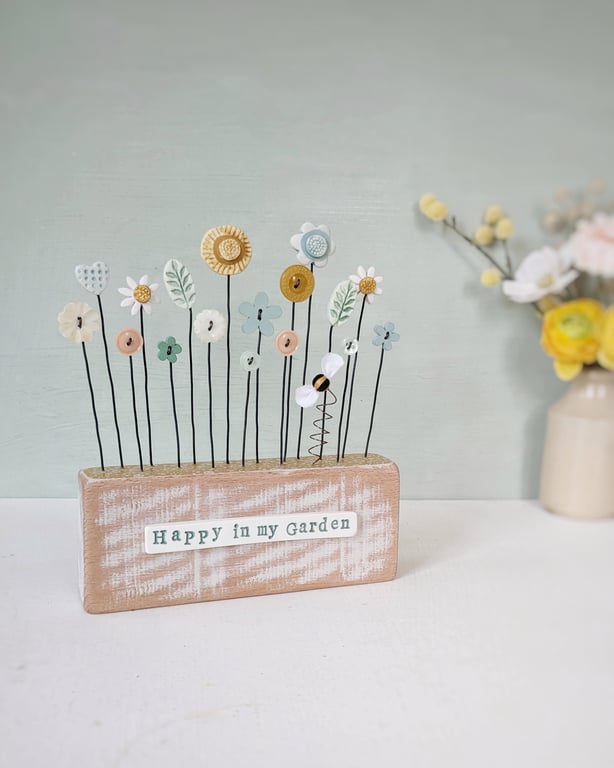 Clay and Button Flower Garden with Bee in Wood Block 'Happy in my Garden'