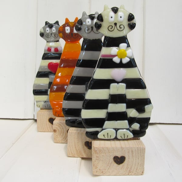 Cat Fused Glass Ornaments (Choice of Colours)
