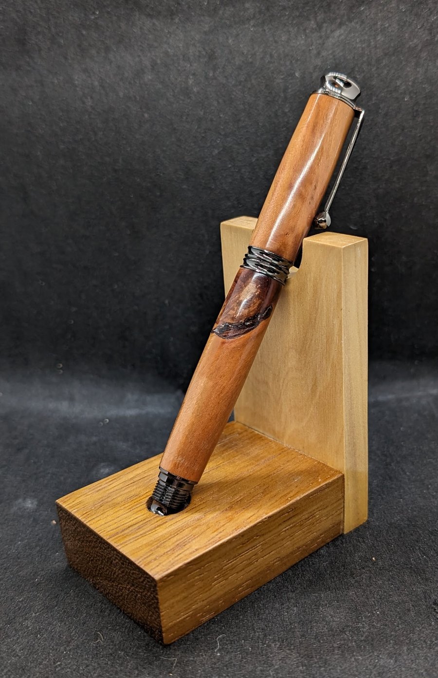 A fountain pen in cherry plum
