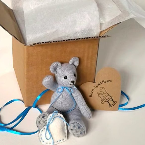 Small bear with a big heart, 5 inch gift boxed collectable hand sewn teddy bear