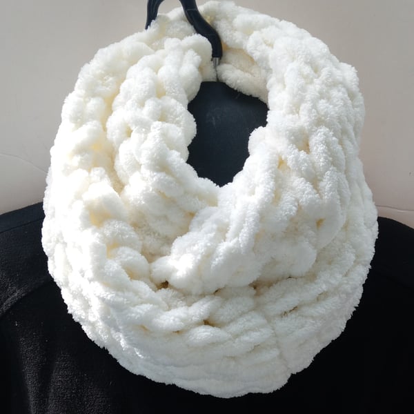 Hand-knitted infinity cosy chunky winter scarf in cream