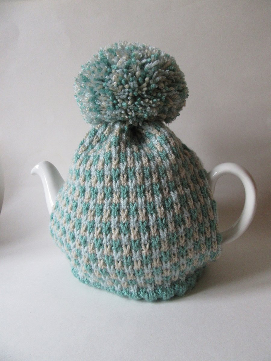Tea cosie Tea cosy - tweed icicle with pompom