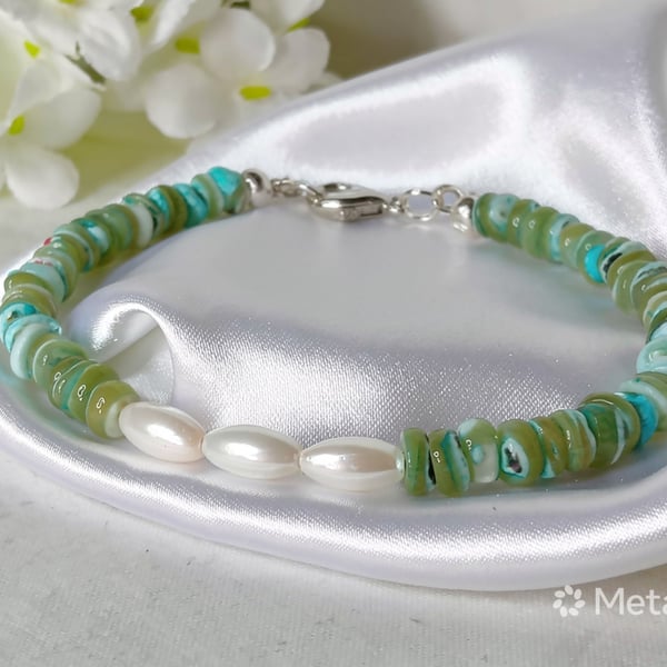 Puka Shell Beads & Pearl Bracelet