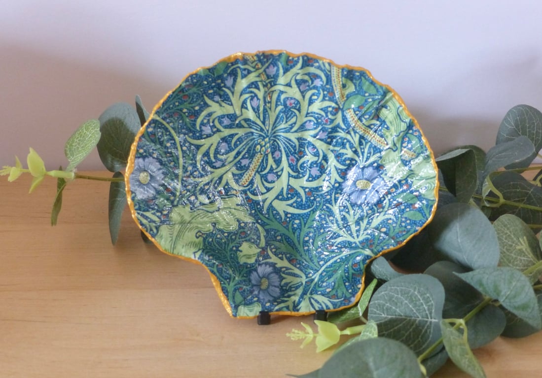 Scallop Shell Trinket Dish