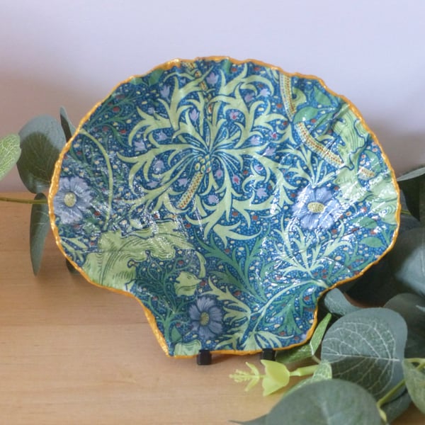 Scallop Shell Trinket Dish