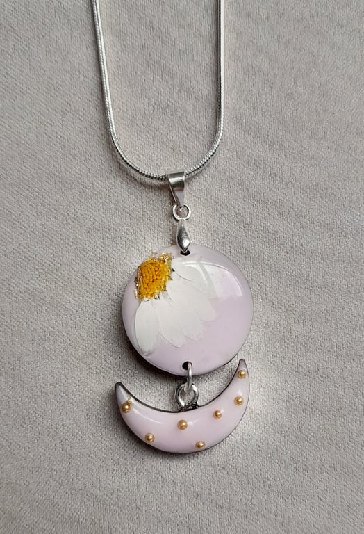 Wood Resin Real Flower Pendant Necklace 