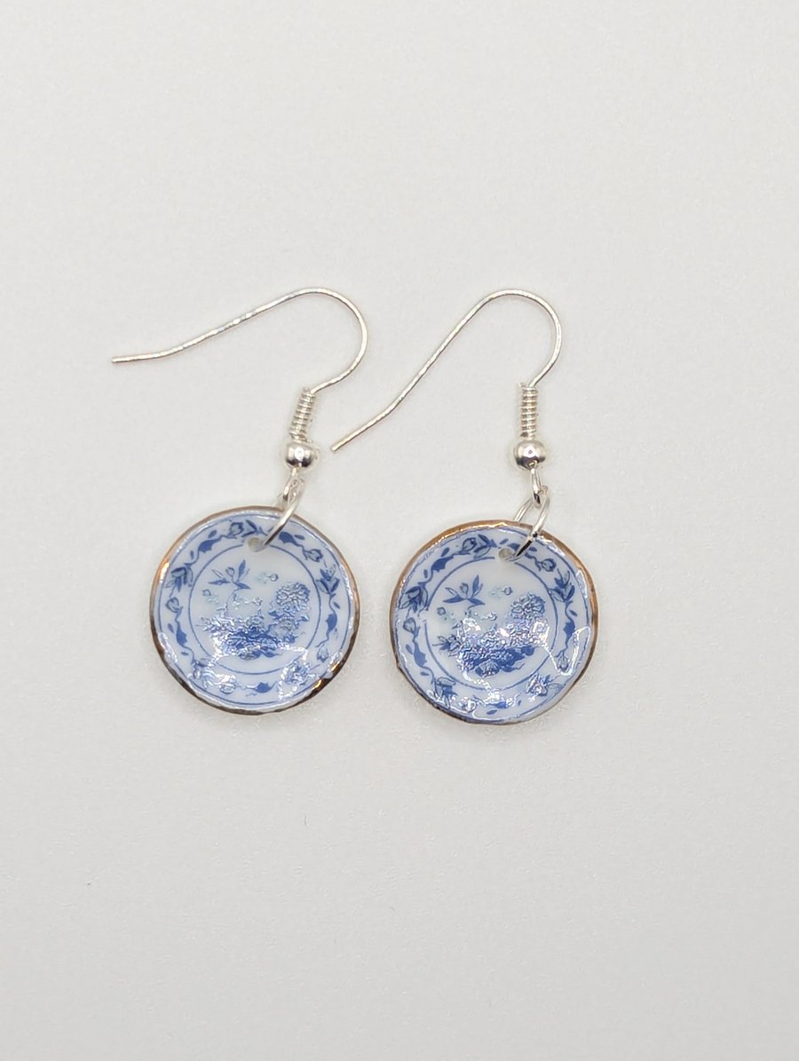 Small ceramic plate earrings