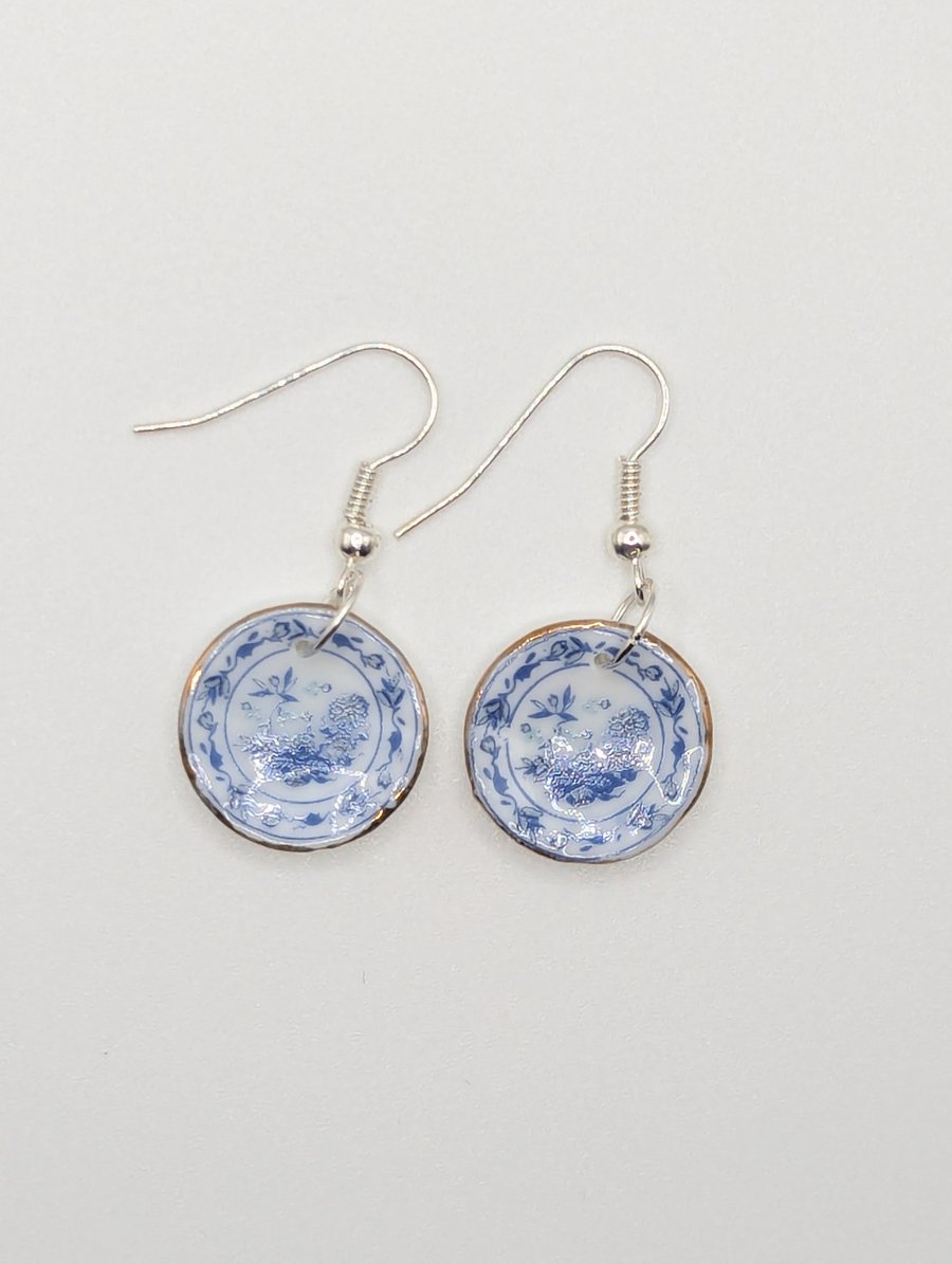 Small ceramic plate earrings