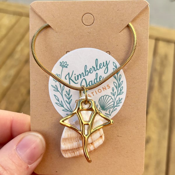 Manta Ray Sea Shell Fragment Necklace