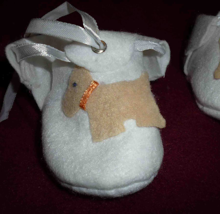 hand made doggy motif baby shoes - white - 3-6 months