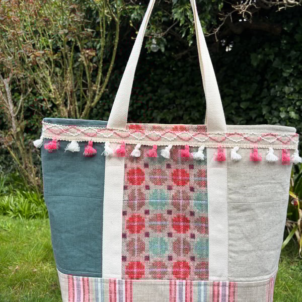 Patchwork Tote bag with tassel