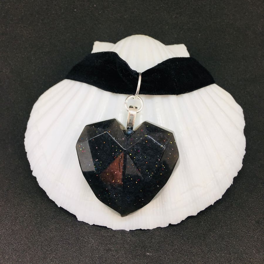 Black glitter heart resin pendant with black velvet choker necklace.