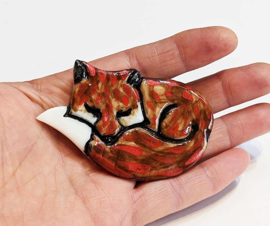 Sleeping red fox hand painted porcelain brooch British wildlife jewellery