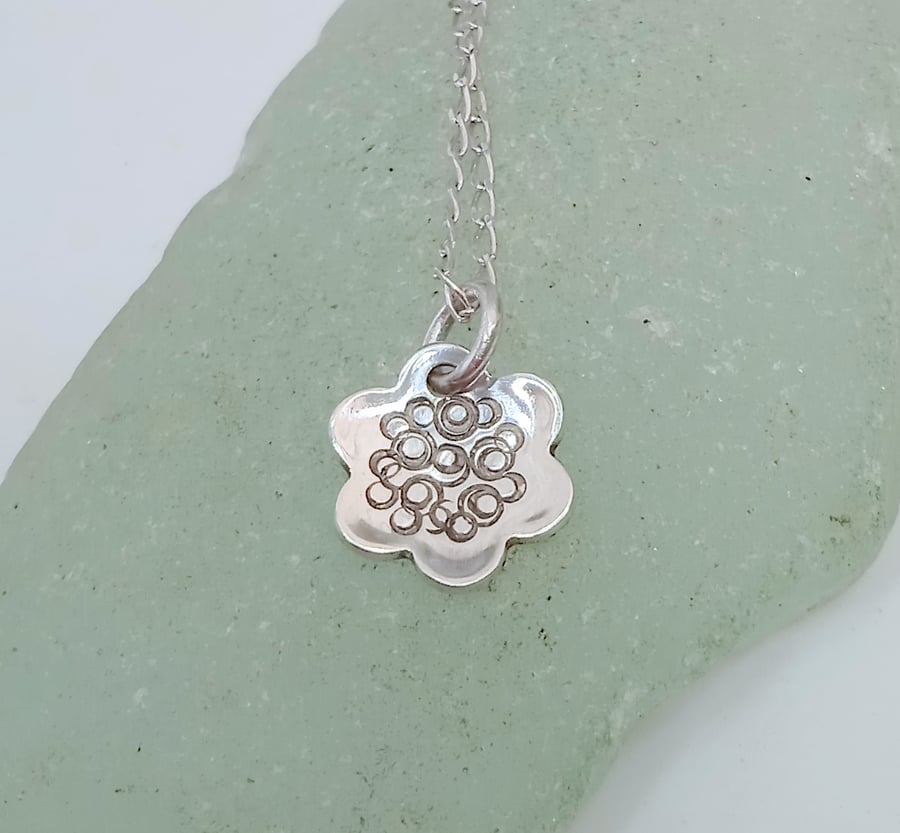 Sterling Silver Tiny Flower Pendant Necklace (NKSSPDFL2) - UK Free Post