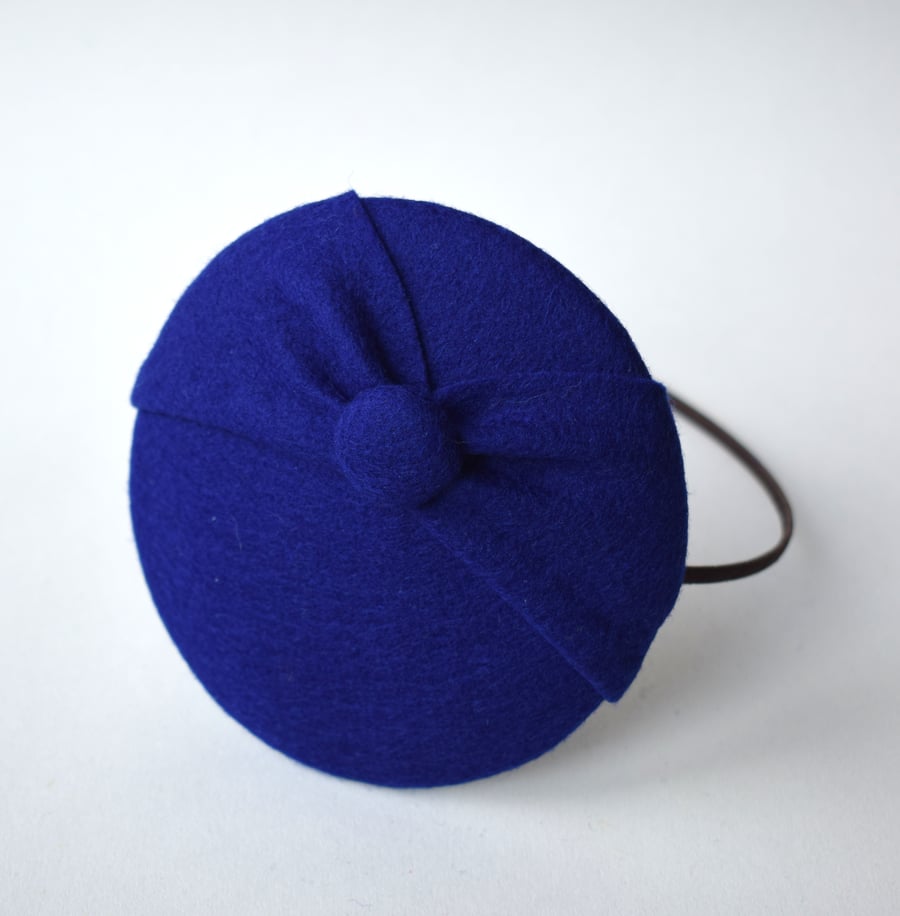 Mini Blue Felt Fascinator Hat - 50s retro vintage style hair accessory