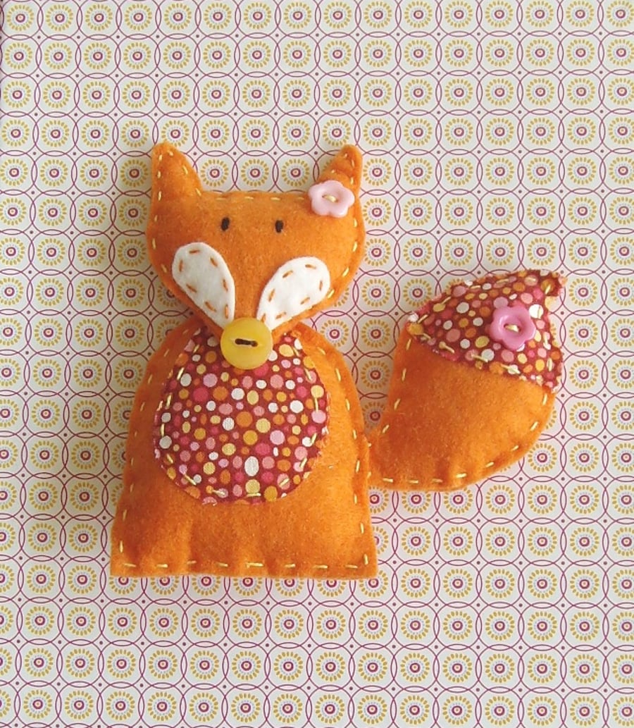 Fox craft sewing kit