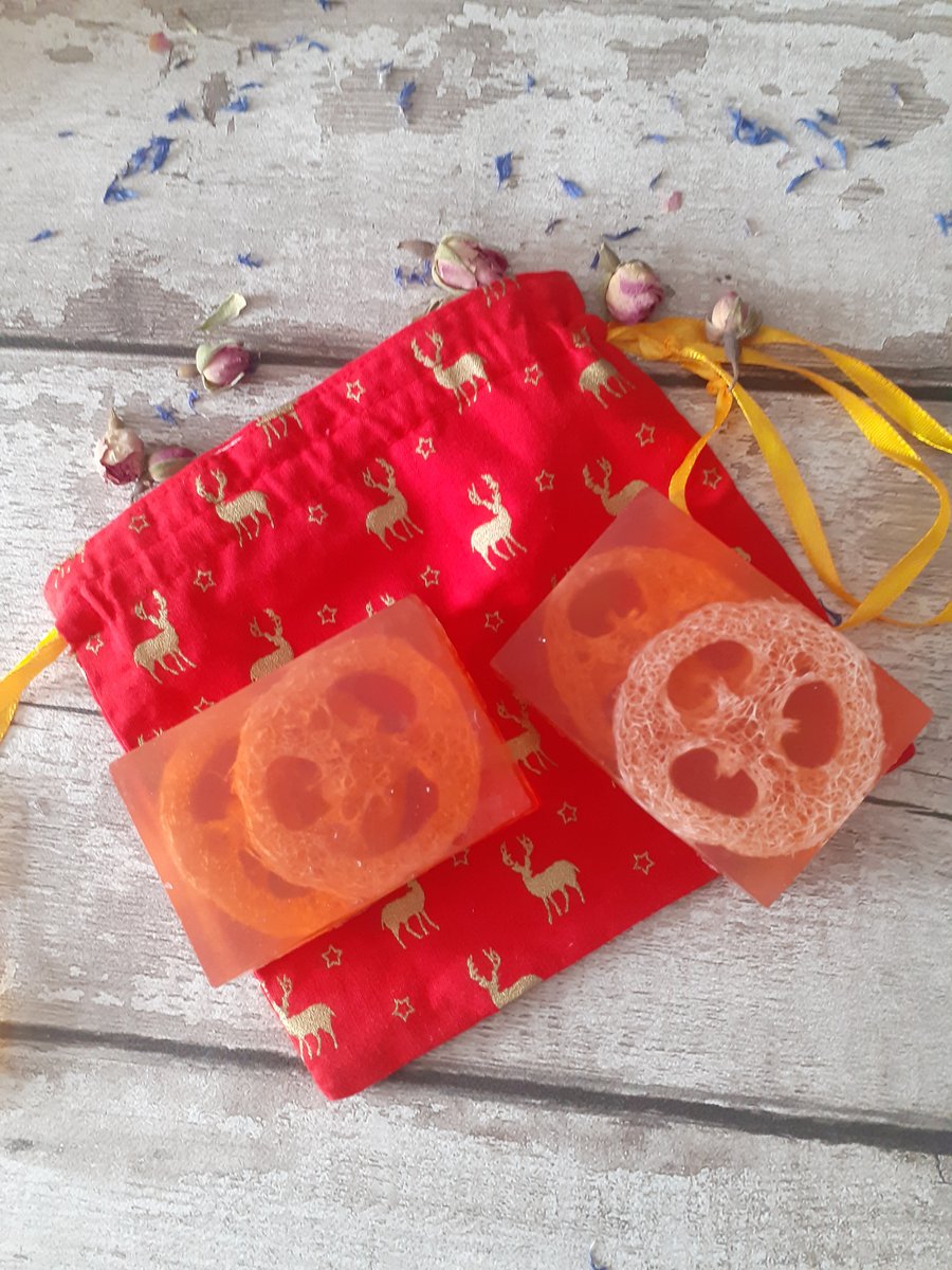Handmade Natural Loofah Soaps Set Ginger & Clove With Lined Cotton Christmas Bag