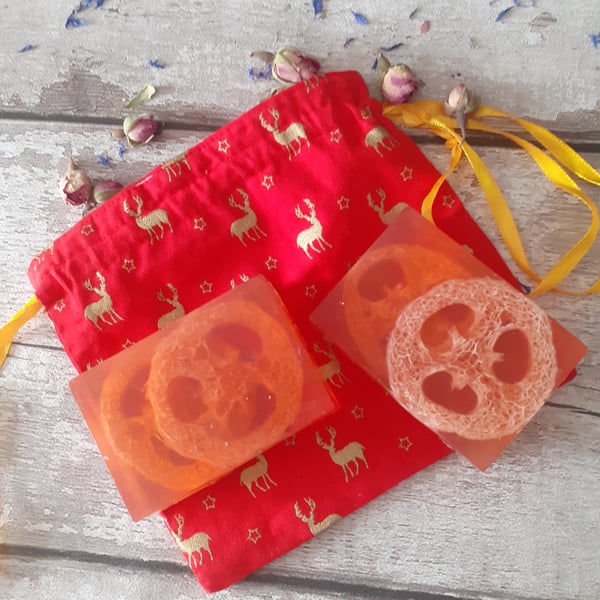 Handmade Natural Loofah Soaps Set Ginger & Clove With Lined Cotton Christmas Bag