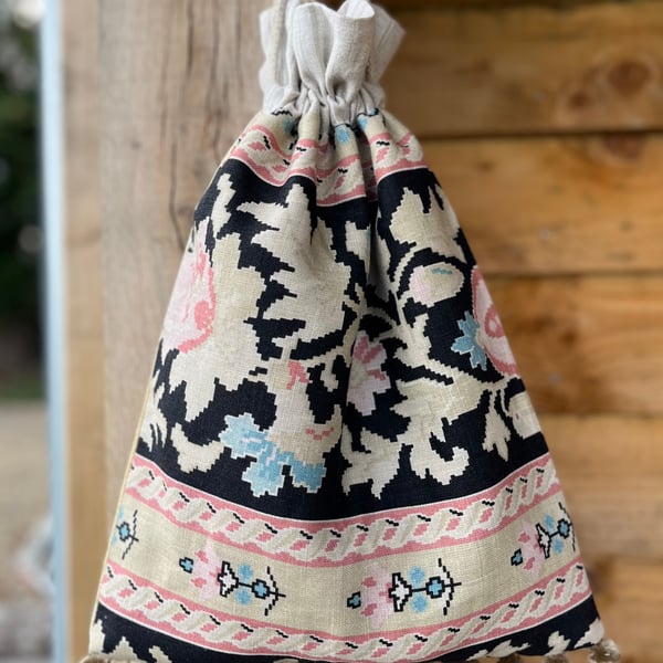 Floral print linen drawstring bag with soft striped linen lining