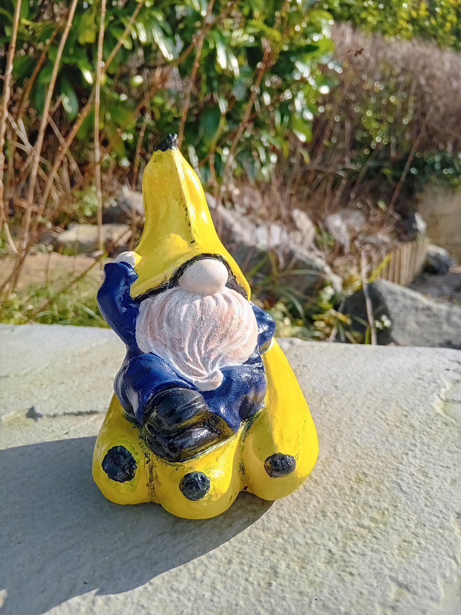 Gnome On A Banana 