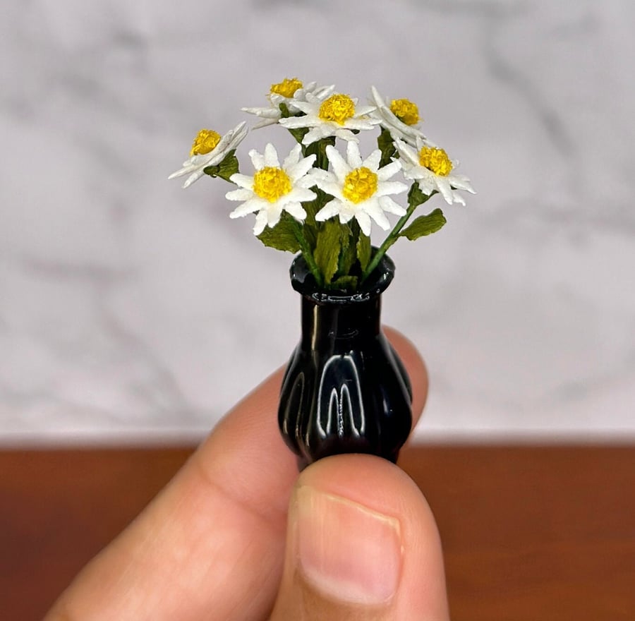 Miniature Daisy Flowers - Handmade, 1:12 Scale,1:12 Dollhouse Floral Decor