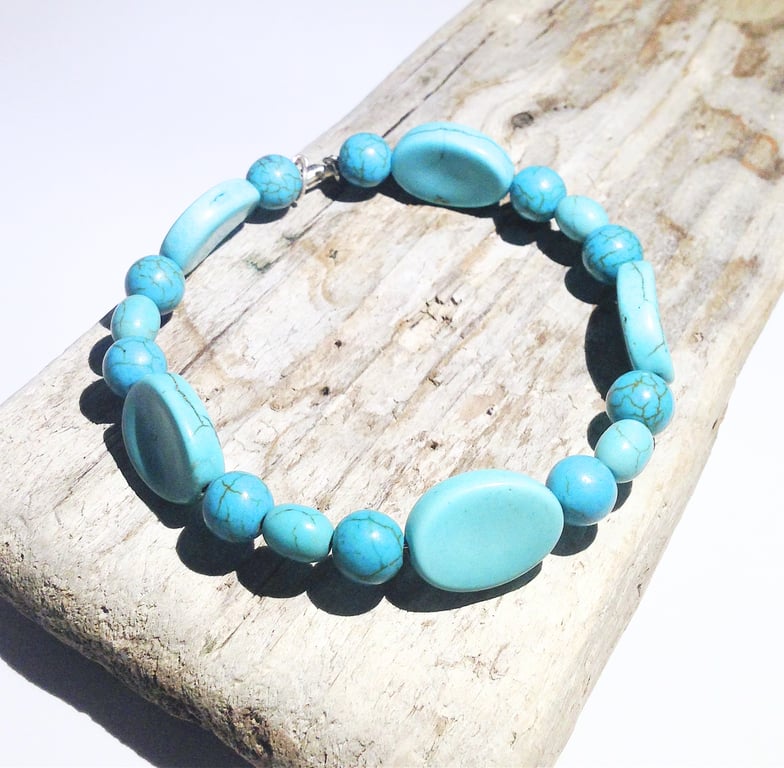 Turquoise Howlite Bead Bracelet - UK Free Post