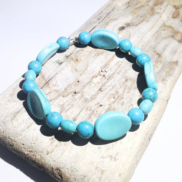 Turquoise Howlite Bead Bracelet - UK Free Post