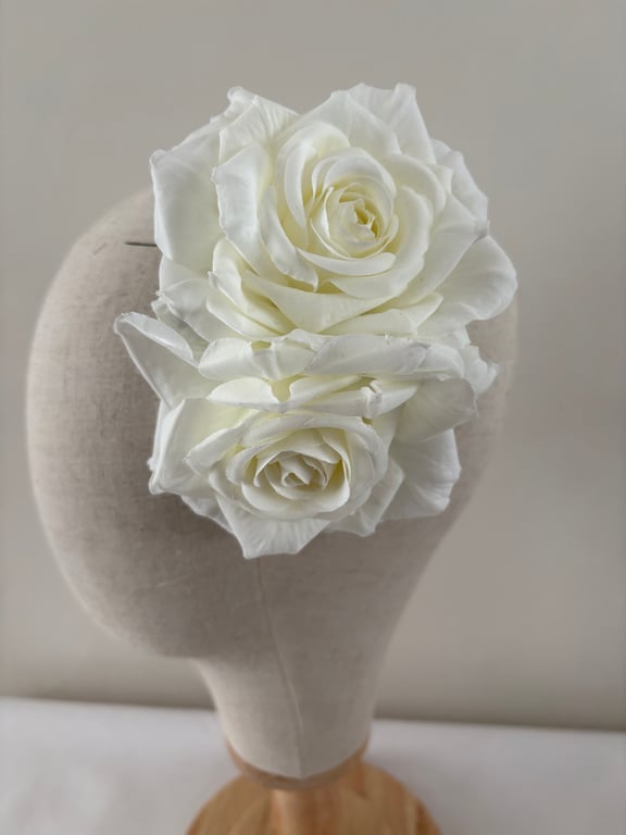 Double Rose Hair Clip In White 