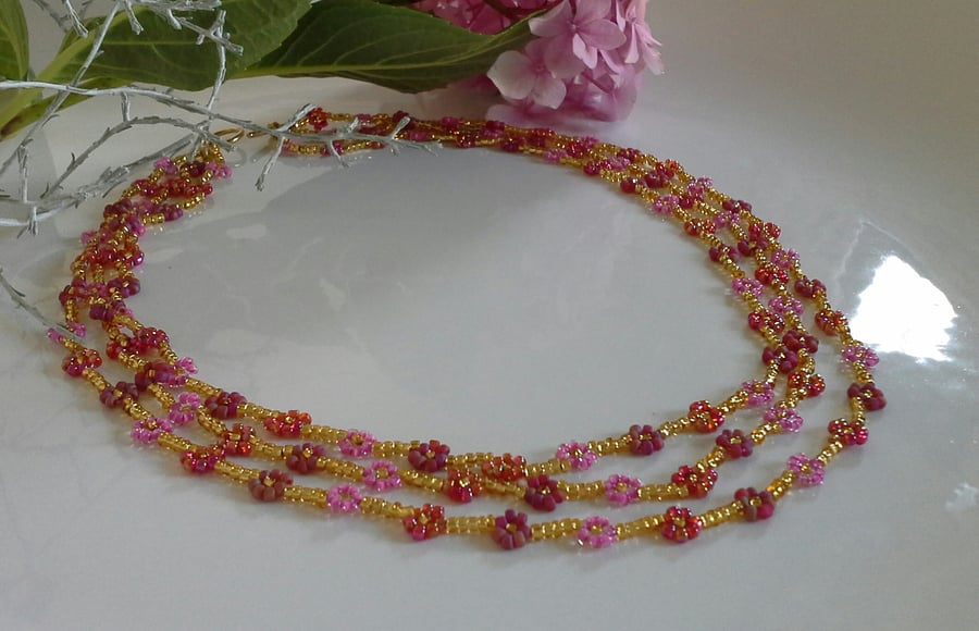 Seed bead flower necklace discount