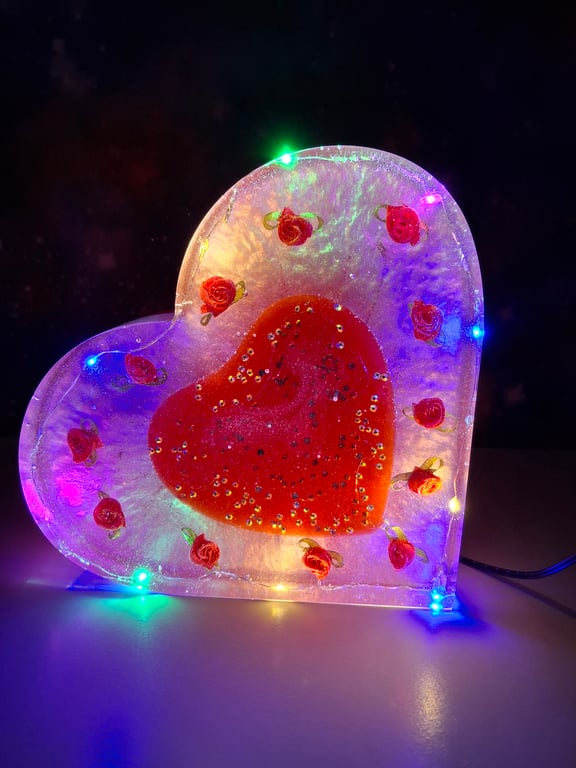 Large Light up Valentines Heart. Large Resin Heart with Lights 12 Red Roses