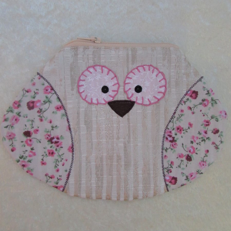Owl pouch, owl purse, owl cosmetic bag - pale gold and pink