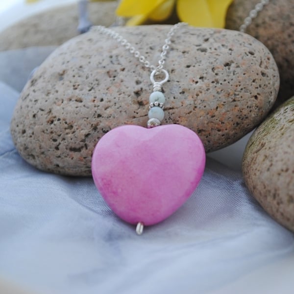 Pink jade heart pendant necklace