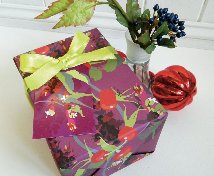 Pheasant Berry Gift Wrapping Paper Set
