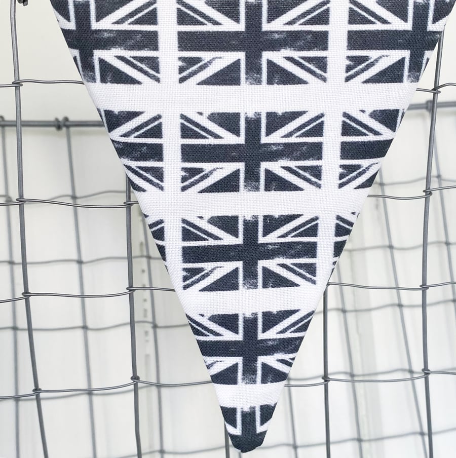UNION JACK BUNTING - black and white