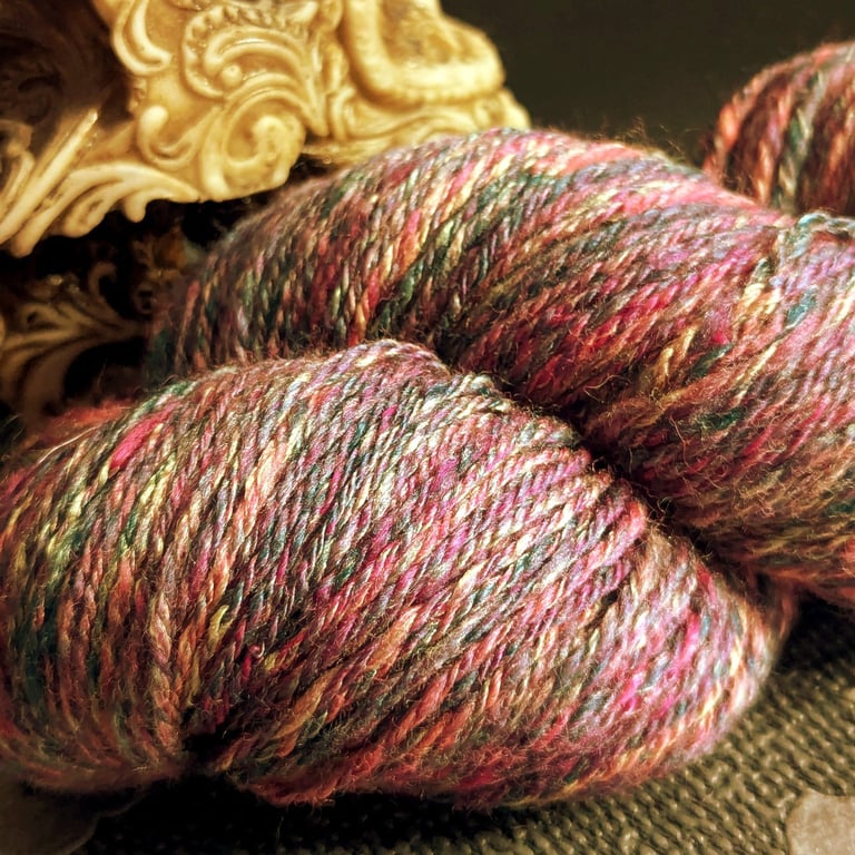 Hummingbird hand spun yarn – Merino and bamboo