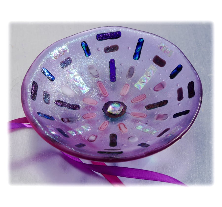 Fused Glass Bowl Round 12.5cm Lilac Dichroic  034