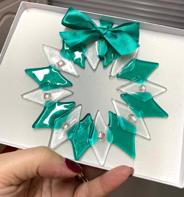  Stunning Fused glass   Christmas wreath