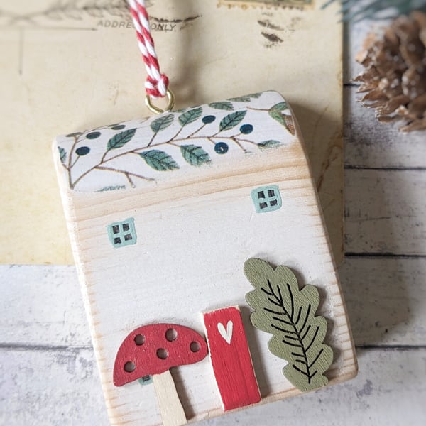 Wooden Hand Painted House Hanging Decoration