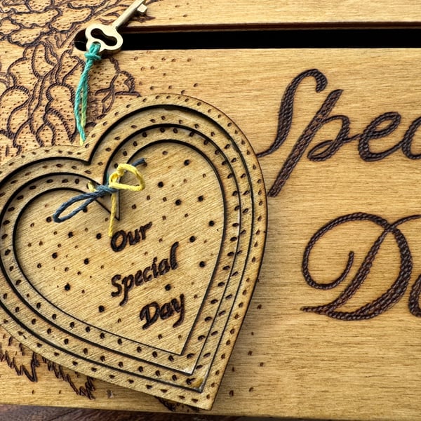 Wedding card box, rose design, can be customised with any theme, wedding decor, 