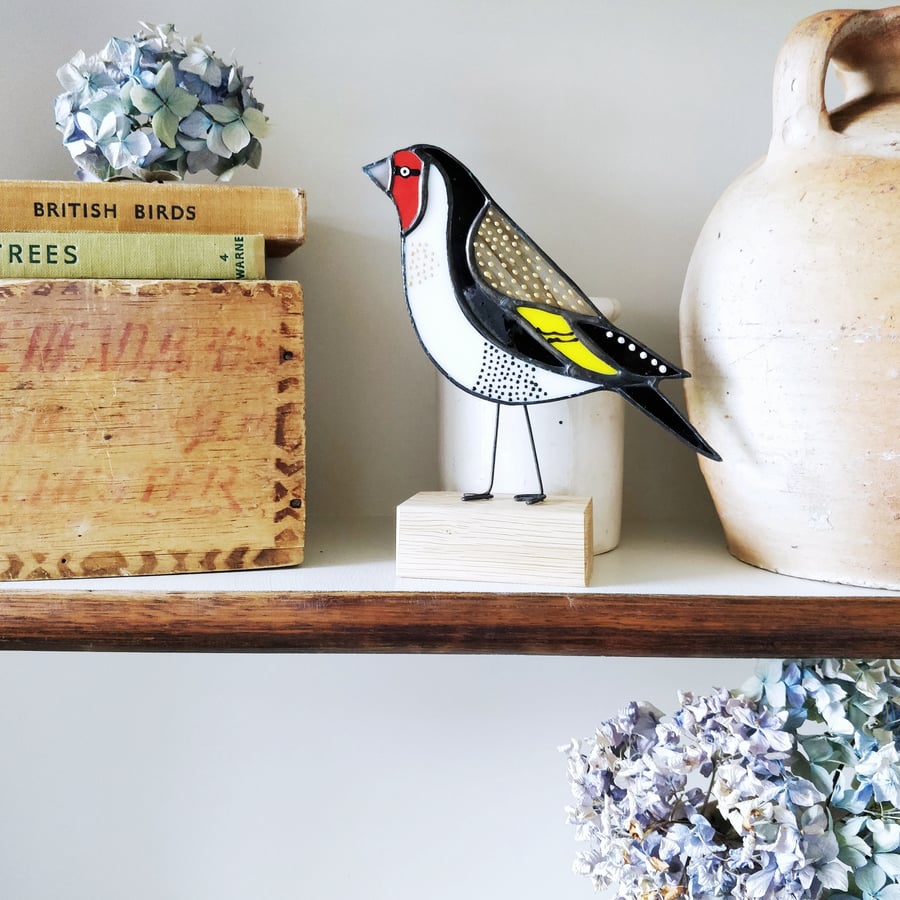 Goldfinch Glass Sculpture 
