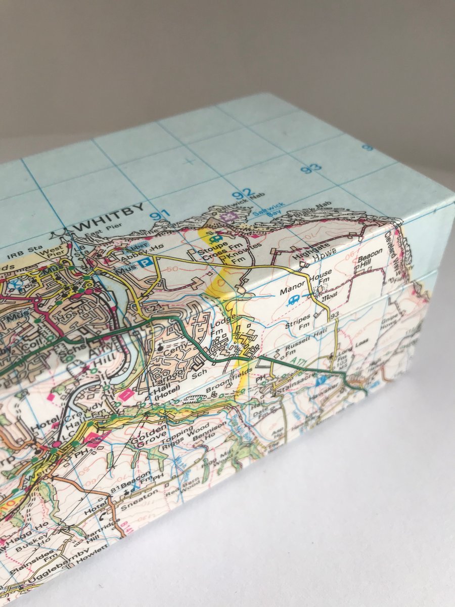 Bespoke artists pen, brush box. 