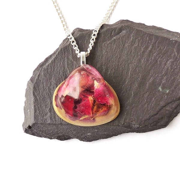 Rose Petals Shell Necklace, 18" Chain   F003