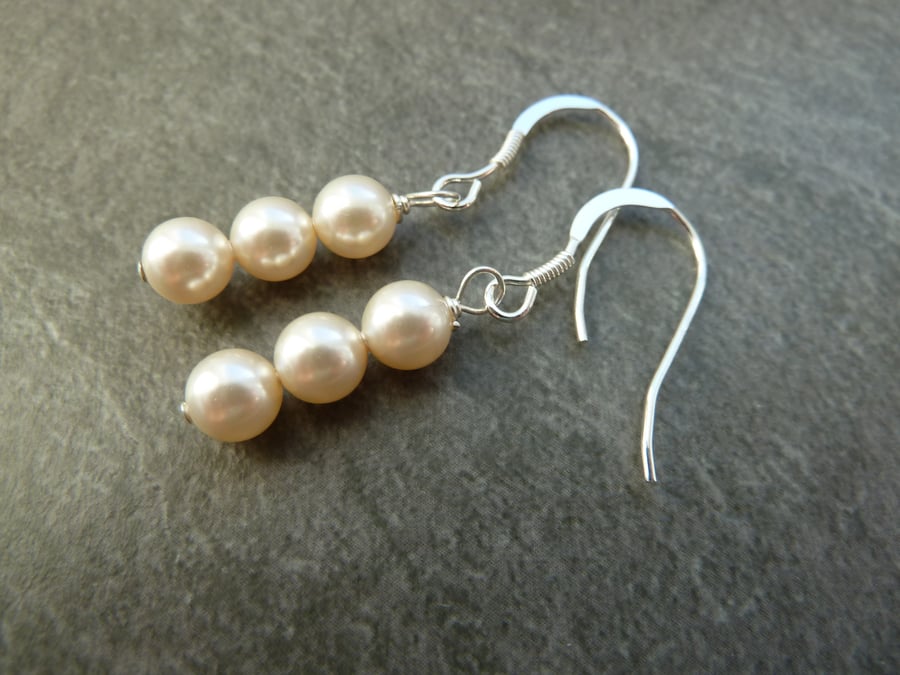 sterling silver earrings, pearl 