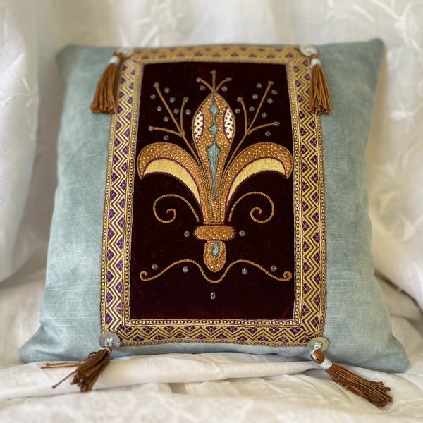 Fleur De Lys