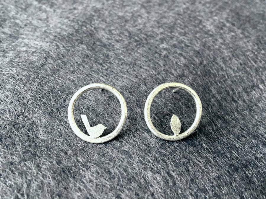 Edge of the woods small circle studs