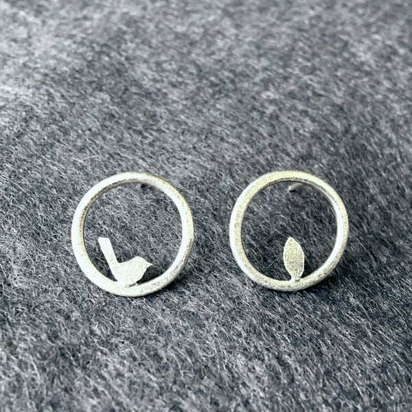 Edge of the woods small circle studs