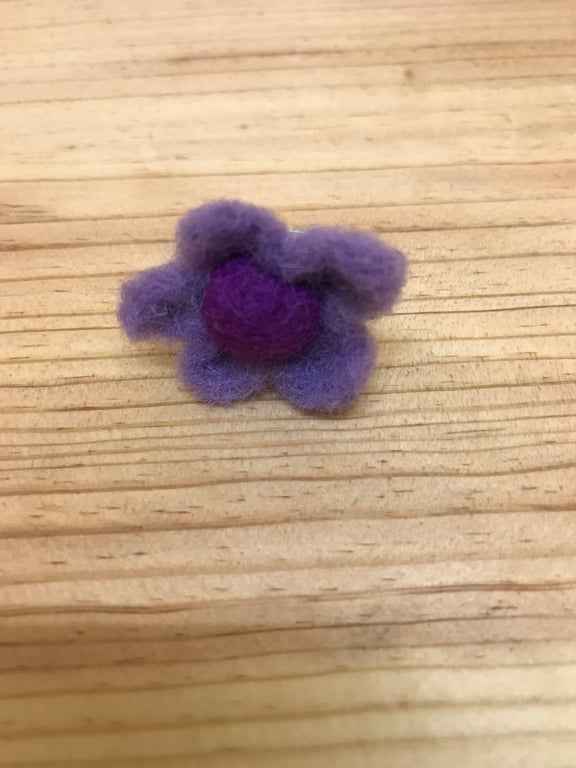 Children's Felt Ring. (129D)